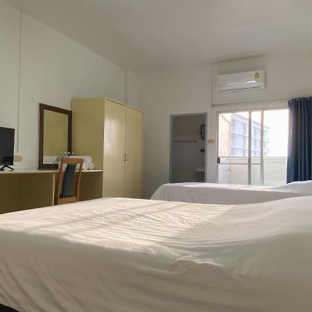 Monta Apartment Bangsaen Extérieur photo